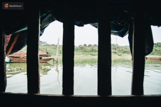 Cuộc sống lênh đênh trên thuyền của người lao động nhập cư ở Hà Nội: "Chả có gì khó khăn, đông vui là chính" - Ảnh 5.