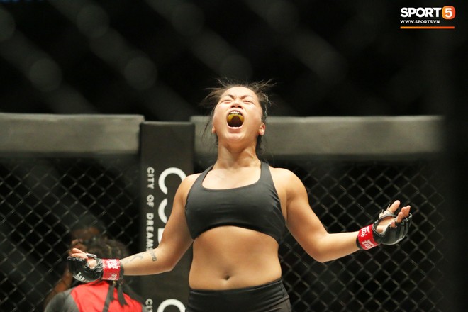 Trút mưa đòn hạ đối thủ Indonesia, nữ võ sĩ Bi Nguyễn chia sẻ xúc động: Tôi tự hào khi mang dòng máu Việt Nam - Ảnh 2.