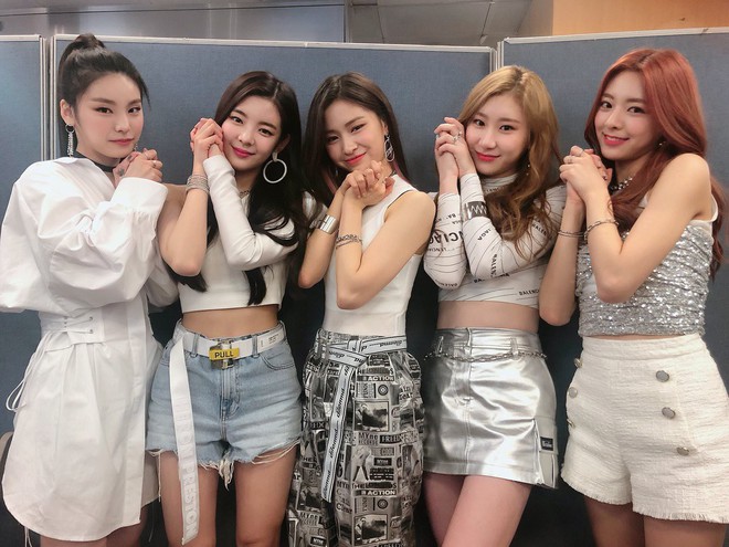 Netizen tò mò: 3 girlgroup Big3 đã thay nhau thống trị Kpop các năm từ 2016 đến 2018 thì 2019 này ai sẽ lên ngôi? - Ảnh 9.