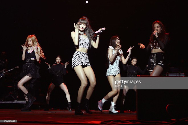 L&agrave; đại diện Kpop đầu ti&ecirc;n xuất hiện tại Coachella, điều g&igrave; khiến buổi biểu diễn của BlackPink th&agrave;nh c&ocirc;ng bất ngờ đến vậy? - Ảnh 6.