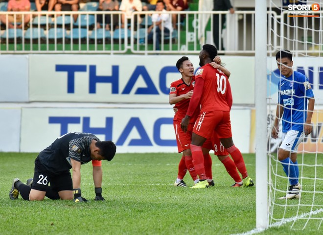 HLV trưởng HAGL hết lời khen Văn To&agrave;n sau c&uacute; đ&uacute;p v&agrave;o lưới Than Quảng Ninh - Ảnh 2.