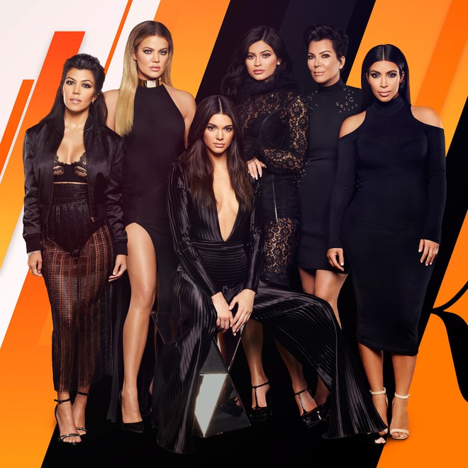 Tiết lộ mức phí quảng cáo của chị em Kardashian chỉ bằng việc sống ảo trên MXH: Kim và ai hét giá cao nhất? - Ảnh 1.