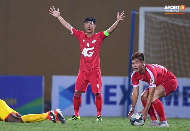 Bùi Tiến Dũng vừa ghi bàn, vừa lăn xả phòng ngự giúp Viettel thắng trận thứ 2 tại V.League 2019 - Ảnh 2.