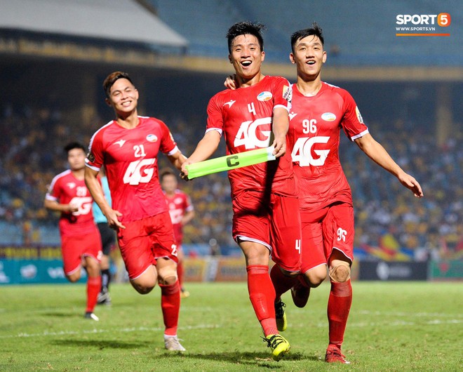 Bùi Tiến Dũng vừa ghi bàn, vừa lăn xả phòng ngự giúp Viettel thắng trận thứ 2 tại V.League 2019 - Ảnh 5.