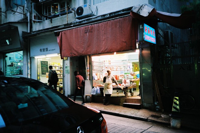 Hong Kong đẹp đến ngỡ ngàng qua những thước ảnh film của chàng trai Sài Gòn: Ai mà ngờ những tấm hình này được chụp vào năm 2019 kia chứ! - Ảnh 4.