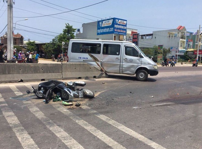 Tai nạn liên hoàn ở Bình Định, người đàn ông tử vong thương tâm - Ảnh 1.