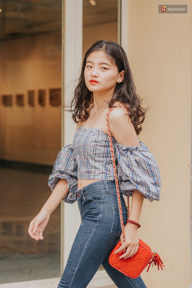 Street style 2 miền: công thức hot hit nhất gọi tên crop top và quần cạp cao, vừa tôn dáng vừa ăn ảnh hết cỡ - Ảnh 2.