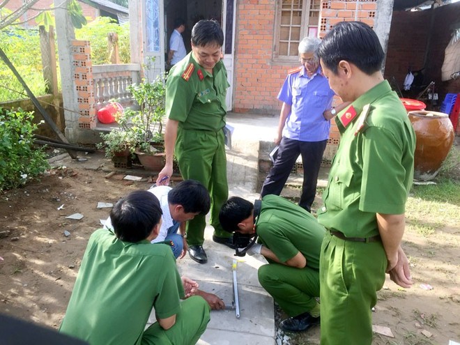 Gia đình hốt hoảng phát hiện nam sinh bất tỉnh bên vũng máu, mặt có vết thương sâu - Ảnh 1.