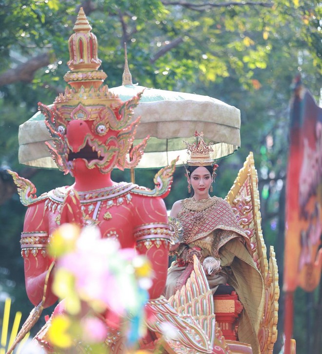 Dàn mỹ nhân đẹp nhất Tbiz hóa nữ thần tại Songkran 2019: Nữ chính Friend zone đỉnh cao nhưng có bằng 5 sao nữ này? - Ảnh 12.