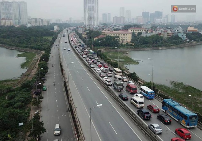 Vành đai 3 ùn tắc dài hàng km, cửa ngõ phía nam Thủ đô chật kín ngày cuối cùng kỳ nghỉ lễ - Ảnh 1.