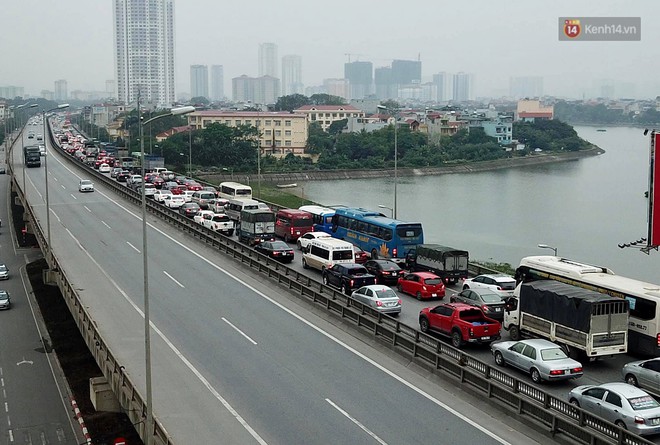 Vành đai 3 ùn tắc dài hàng km, cửa ngõ phía nam Thủ đô chật kín ngày cuối cùng kỳ nghỉ lễ - Ảnh 4.