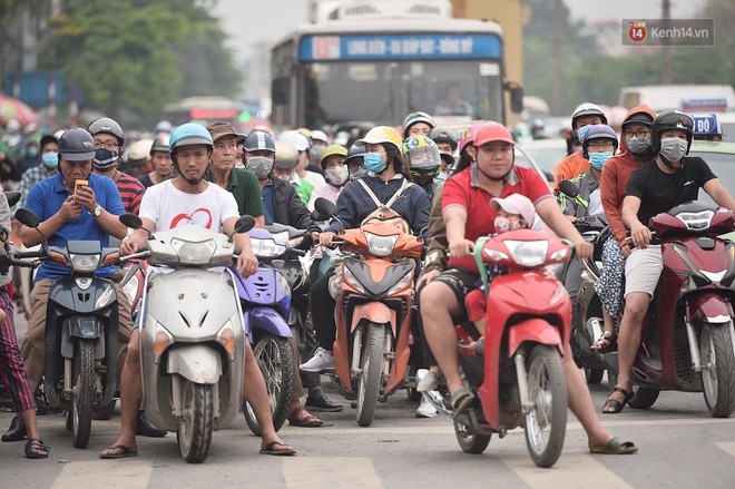 Vành đai 3 ùn tắc dài hàng km, cửa ngõ phía nam Thủ đô chật kín ngày cuối cùng kỳ nghỉ lễ - Ảnh 6.