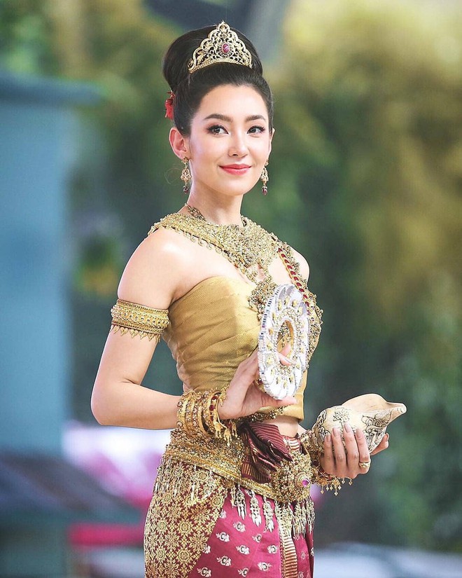 Dàn mỹ nhân đẹp nhất Tbiz hóa nữ thần tại Songkran 2019: Nữ chính Friend zone đỉnh cao nhưng có bằng 5 sao nữ này? - Ảnh 10.
