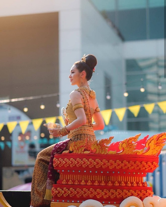 Dàn mỹ nhân đẹp nhất Tbiz hóa nữ thần tại Songkran 2019: Nữ chính Friend zone đỉnh cao nhưng có bằng 5 sao nữ này? - Ảnh 7.