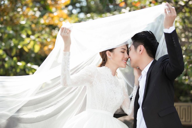 Cận ng&agrave;y trọng đại, L&ecirc; H&agrave; tung trọn bộ ảnh cưới l&atilde;ng mạn chẳng k&eacute;m phim H&agrave;n c&ugrave;ng h&ocirc;n phu điển trai - Ảnh 10.