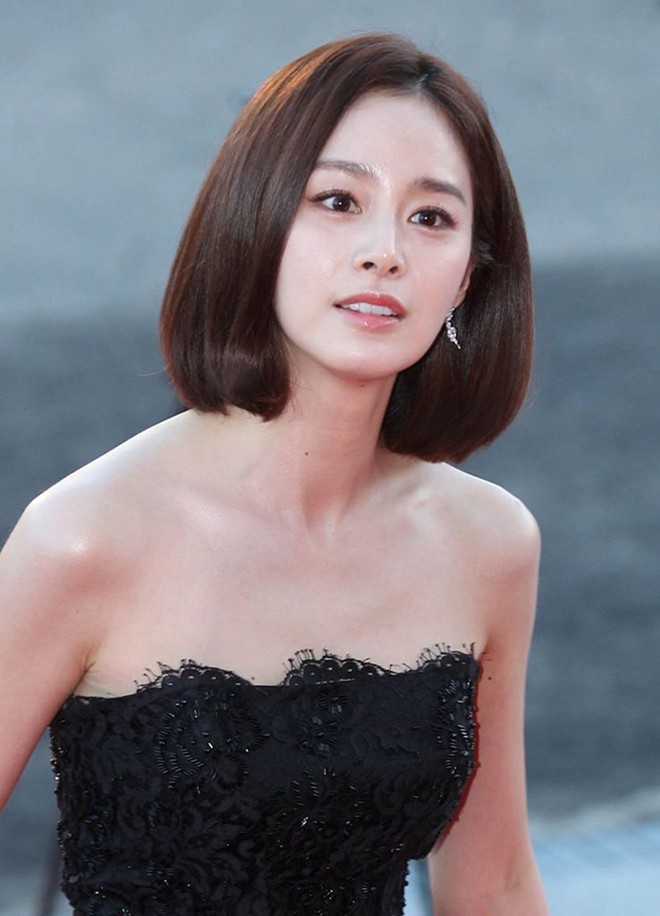 Vẻ đẹp của Kim Tae Hee: Từ nữ thần đại học đến biểu tượng nhan sắc, cả cái bóng phản chiếu trên tường cũng thừa sức gây sốt - Ảnh 17.