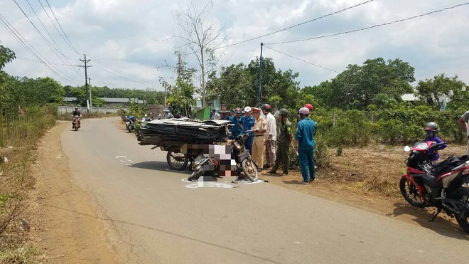 Tông vào xe máy chở tôn, người đàn ông bị cắt đứt cổ tử vong - Ảnh 1.