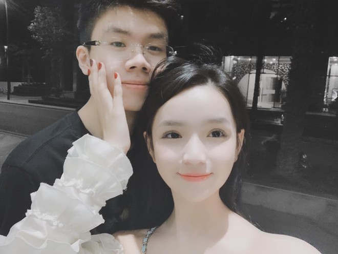 Bị đồn chia tay bạn g&aacute;i xinh đẹp n&ecirc;n thất t&igrave;nh l&agrave;m thơ, Phan Ho&agrave;ng &ldquo;lật mặt&rdquo; khi c&oacute; người hỏi thăm: C&oacute; chuyện g&igrave; để buồn? - Ảnh 2.