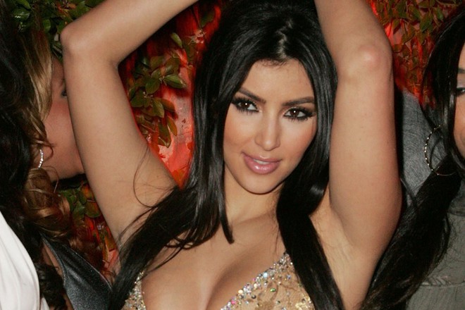 Chiến lược đổi đời của Kim Kardashian: Không phải clip sex, việc làm hầu gái cho Paris Hilton mới là yếu tố quyết định - Ảnh 1.