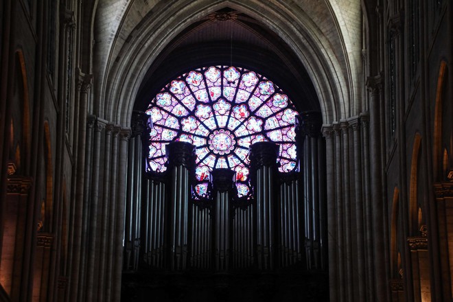 Những bảo vật khiến Nhà thờ Đức Bà Paris là biểu tượng bất diệt trong trái tim người Pháp: Bao nhiêu thứ còn nguyên vẹn sau đám cháy? - Ảnh 2.