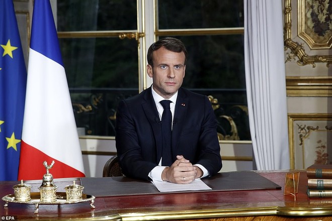 Tổng thống Ph&aacute;p hứa tu sửa Nh&agrave; thờ Đức B&agrave; Paris c&ograve;n đẹp hơn trước khi quỹ đ&oacute;ng g&oacute;p vừa c&aacute;n mốc 1 tỷ Euro - Ảnh 2.