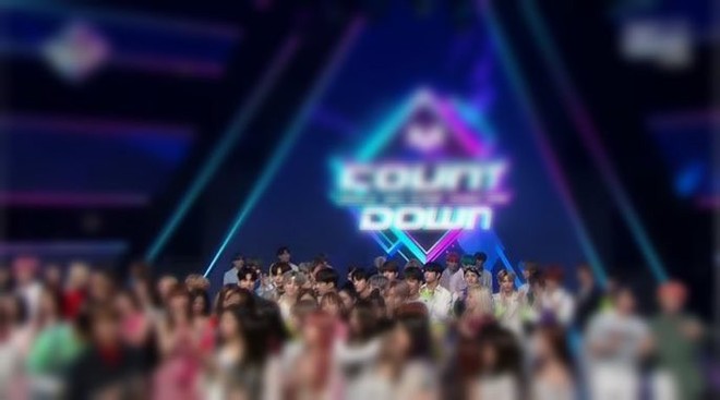 BTS “lặn mất tăm” tại sân khấu M Countdown và lý do khiến netizen phải thốt lên: “Không khen không được!” - Ảnh 3.