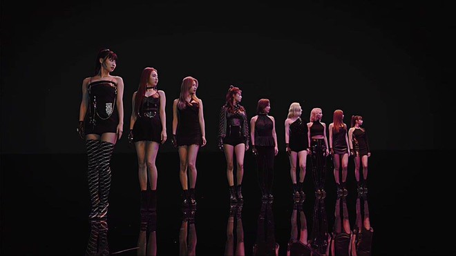 TWICE đổi concept: C&uacute; lừa của JYP hay cứu c&aacute;nh cho viễn cảnh l&eacute;p vế trước BLACKPINK? - Ảnh 2.