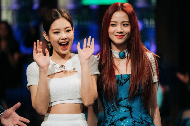 BLACKPINK chơi bắn hoa quả trên truyền hình Mỹ, Jennie hiện nguyên hình là thỏ con nhút nhát! - Ảnh 4.