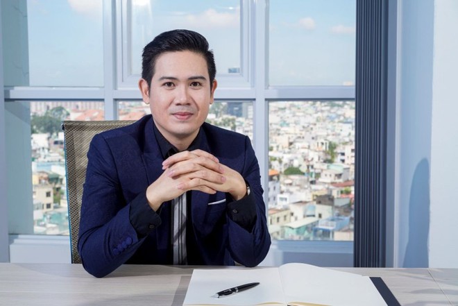 Shark Tank mùa 3: Info cá mập mới toanh từng chụp ảnh, bưng phở mưu sinh trước khi trở thành chủ tịch tập đoàn - Ảnh 2.
