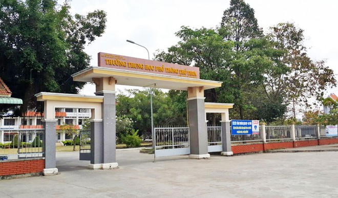 Đang bị điều tra, nguy&ecirc;n hiệu trưởng Trường THPT để lại 20 triệu đồng tại nh&agrave; điều tra vi&ecirc;n - Ảnh 1.