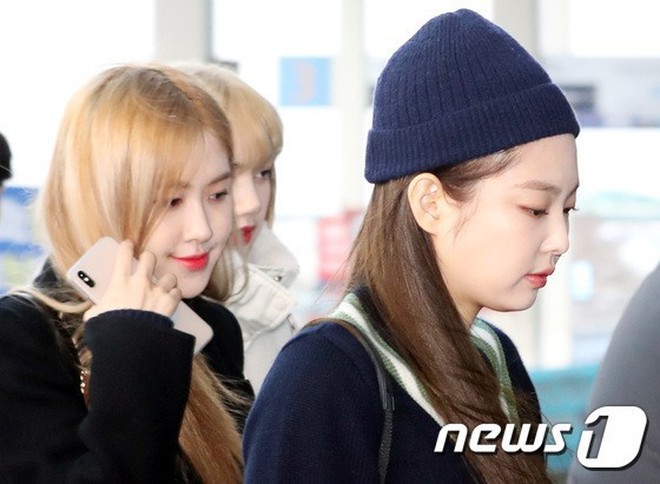 Jennie và Krystal thay đổi ra sao sau khi chia tay Kai: Có nhiều điểm giống đến không ngờ, chi tiết ngoại hình gây chú ý - Ảnh 3. Jennie và Krystal thay đổi ra sao sau khi chia tay Kai: Có nhiều điểm giống đến không ngờ, chi tiết ngoại hình gây chú ý - Ảnh 3.