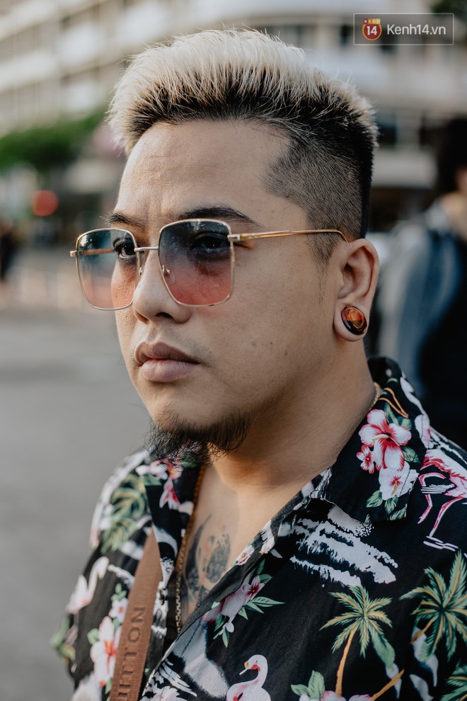 Gặp cha đẻ vũ trụ giang hồ Chị Mười Ba: C&aacute;c chị g&aacute;i đứng đường, x&atilde; hội đen l&agrave; tuổi thơ của t&ocirc;i - Ảnh 1.