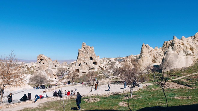 Loạt trải nghiệm cực đã của cô bạn người Việt tại Cappadocia (Thổ Nhĩ Kì): Ngủ trong hang, bay cùng khinh khí cầu, lái xe jeep qua thung lũng - Ảnh 16.