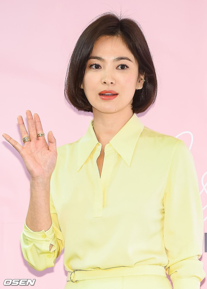 Lâu lắm mới dự sự kiện ở Hàn, Song Hye Kyo quá đẹp nhưng lại để lộ bộ phận một trời một vực so với ảnh tạp chí - Ảnh 8.