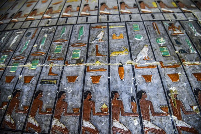 Khai quật 2 lăng mộ Ai Cập kỳ lạ nhất lịch sử: sau 4000 năm mà nước sơn vẫn còn như mới 4000-years-old-tomb-discovered-egypt-painted-3-5cb9af3f37d7d700-15557344847511164586375