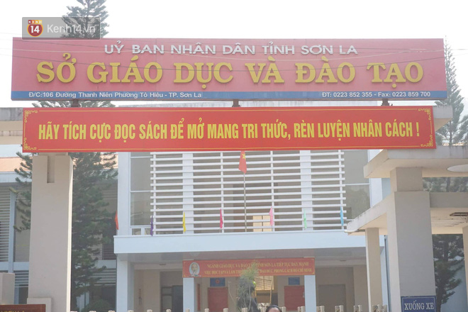 H&agrave;ng x&oacute;m bức x&uacute;c khi Ph&oacute; Gi&aacute;m đốc Sở GD&ĐT Sơn La c&oacute; con được n&acirc;ng điểm: H&agrave;ng loạt con ch&aacute;u c&aacute;n bộ được sửa điểm, thiệt th&ograve;i cho c&aacute;c th&iacute; sinh kh&aacute;c - Ảnh 1.
