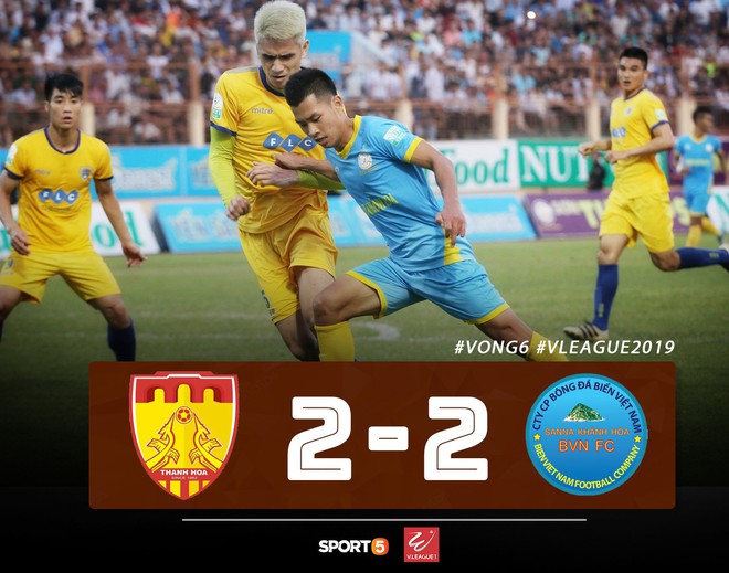 X&ocirc; ng&atilde; Mạc Hồng Qu&acirc;n, tiền đạo S&agrave;i G&ograve;n FC nhận thẻ đỏ v&igrave; lỗi đ&aacute;nh nguội v&agrave; phản ứng trọng t&agrave;i - Ảnh 2.