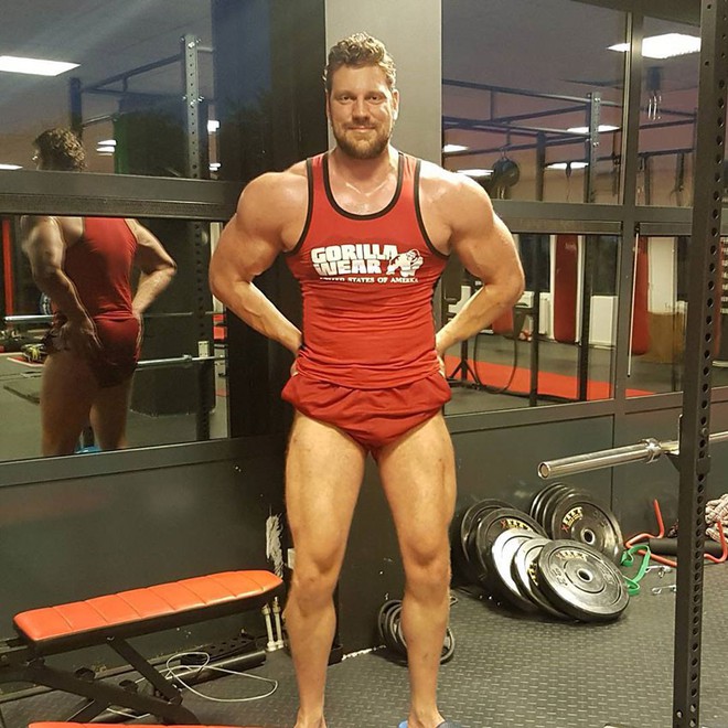 Gặp gỡ lực sĩ đ&ocirc; nhất thế giới, người biến Thần sấm Bjornsson cao 2m06 th&agrave;nh nhỏ b&eacute; thế n&agrave;y đ&acirc;y - Ảnh 3.