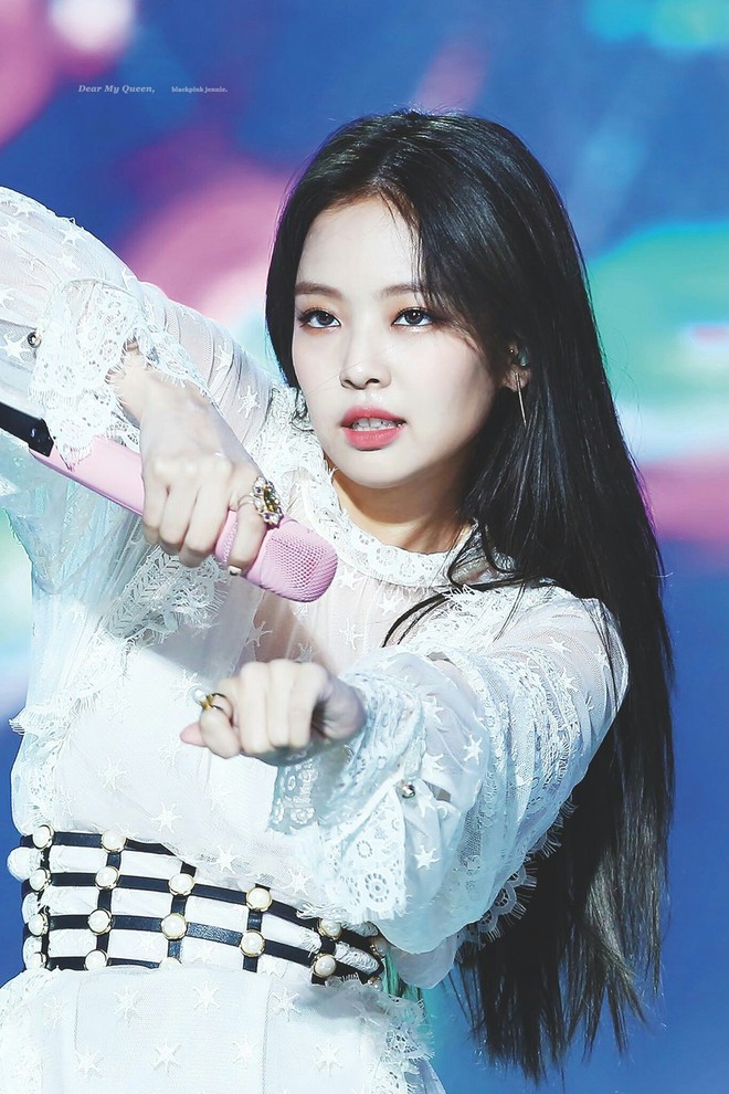 Tranh cãi BXH idol nữ hot nhất Kpop: Jennie giành No.1, nhưng Jisoo và 2 mỹ nhân Black Pink bị 4 tân binh vượt mặt - Ảnh 1.