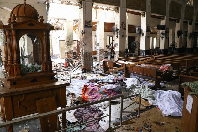 Diễn biến chính của ngày Chủ Nhật đẫm máu tại Sri Lanka: 8 vụ nổ, hơn 200 người chết, 35 là khách ngoại quốc - Ảnh 1.