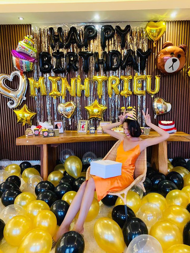 Kỳ Duyên diện đồ đôi, tổ chức sinh nhật bất ngờ cho Minh Triệu ở Bali - Ảnh 4.