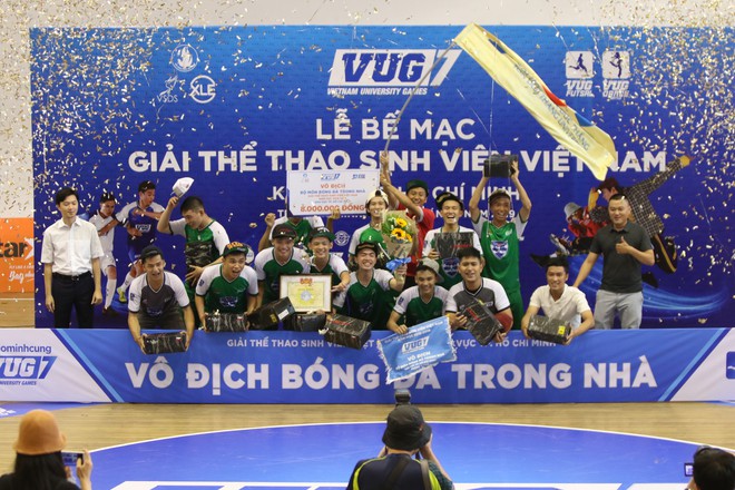 Đánh bại cựu vương, đại học Tôn Đức Thắng lần đầu vô địch VUG Futsal - Ảnh 4.