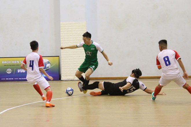 Đánh bại cựu vương, đại học Tôn Đức Thắng lần đầu vô địch VUG Futsal - Ảnh 2.