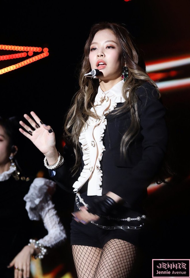 Chỉ với vài giây song kiếm hợp bích trong Kill This Love, vì đâu fan tin rằng nếu đánh lẻ, Jennie và Lisa sẽ tạo nên cú nổ lớn? - Ảnh 5.