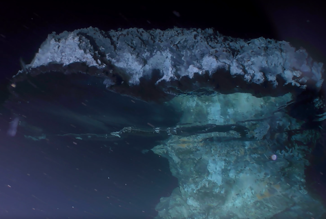 Tháp hồng soi bóng hồ gương dưới đáy biển: Kỳ quan tuyệt đẹp mới được tìm ra tại California - Ảnh 8.