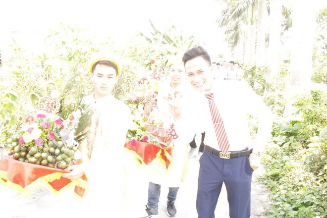 Phấn đấu cả đời mới tới ng&agrave;y cưới, photo gửi ảnh lo&eacute; s&aacute;ng kh&ocirc;ng trượt tấm n&agrave;o khiến c&ocirc; d&acirc;u ch&uacute; rể kh&oacute;c kh&ocirc;ng th&agrave;nh tiếng - Ảnh 1.
