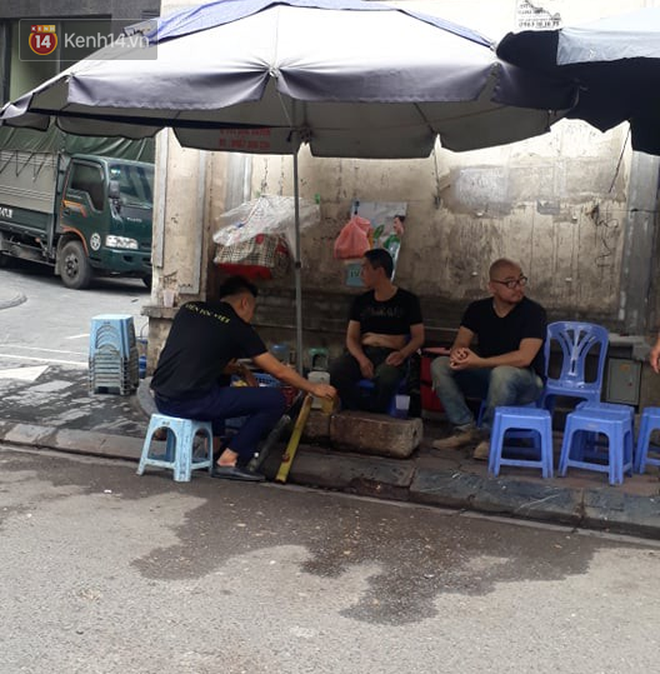 Người d&acirc;n b&agrave;ng ho&agrave;ng kể lại gi&acirc;y ph&uacute;t &ocirc; t&ocirc; đi&ecirc;n t&ocirc;ng h&agrave;ng loạt phương tiện, khiến nữ lao c&ocirc;ng tử vong - Ảnh 4.
