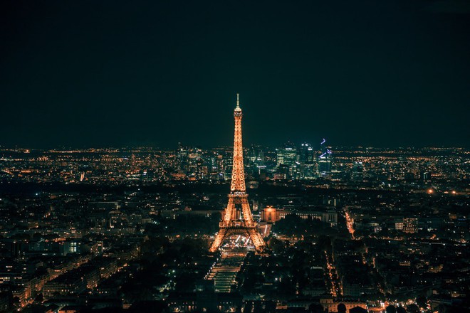 Vừa đăng ảnh check-in tại tháp Eiffel, người hâm mộ đã vội nhắc Diệu Nhi vì cô có thể mắc phải luật nghiêm trọng này - Ảnh 6.