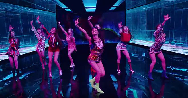 Hết bị cho l&agrave; giống SNSD, MV &ldquo;FANCY&rdquo; của TWICE nay c&ograve;n vướng nghi vấn &ldquo;copy&rdquo; nh&oacute;m nhạc Nhật? - Ảnh 3.