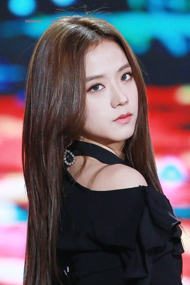 Bị gán mác “visual bất tài”, Jisoo (BLACKPINK) đã làm gì để phản pháo antifan? - Ảnh 1.